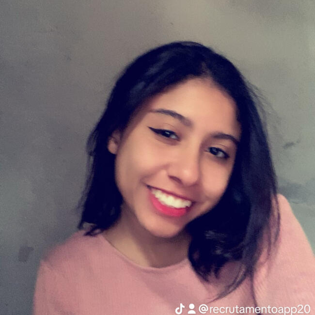 Babá em Atibaia: Camila