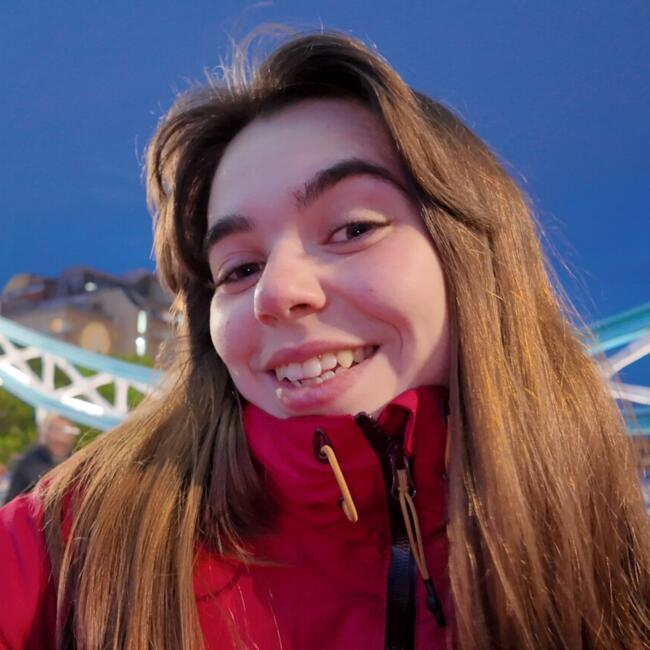 Babysitter in Six-Fours-les-Plages: Charlotte
