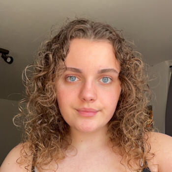 Babysitter in Pont-Aven: Nina