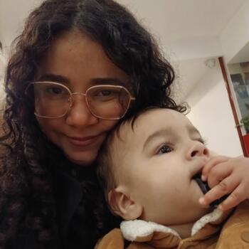 Trabalho de babysitting em Vila Nova de Gaia: Trabalho de babysitting Adriele