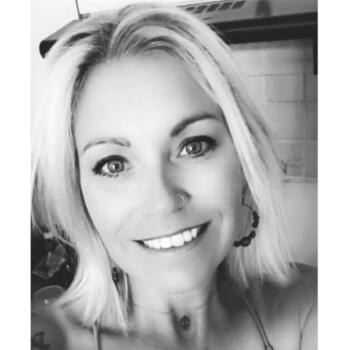 Babysitter in Cabrières-d'Avignon: Audrey