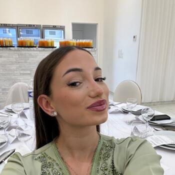 Babysitter in Hemiksem: Laetitia