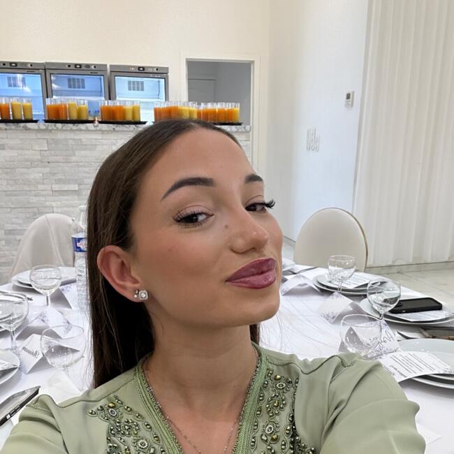 Babysitter in Hemiksem: Laetitia