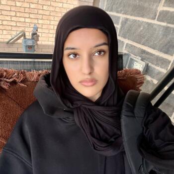 Babysitter Brampton: Zunaira