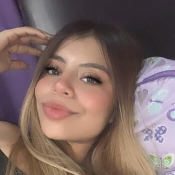 Babysitter in San Pedro: Naomi