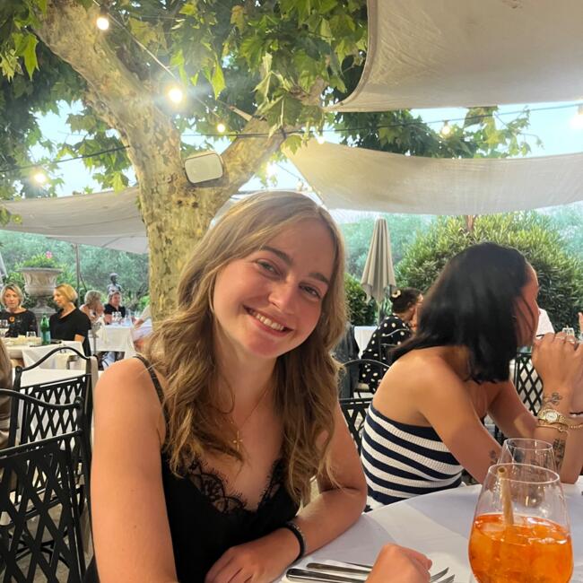 Babysitter in Marseille: Agnès