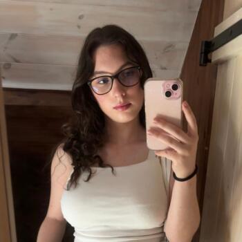 Babysitter in Sainte-Croix (Bourgogne-Franche-Comté): Inés