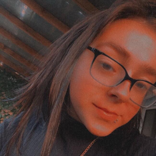 Nanny in Le Mans: Margot