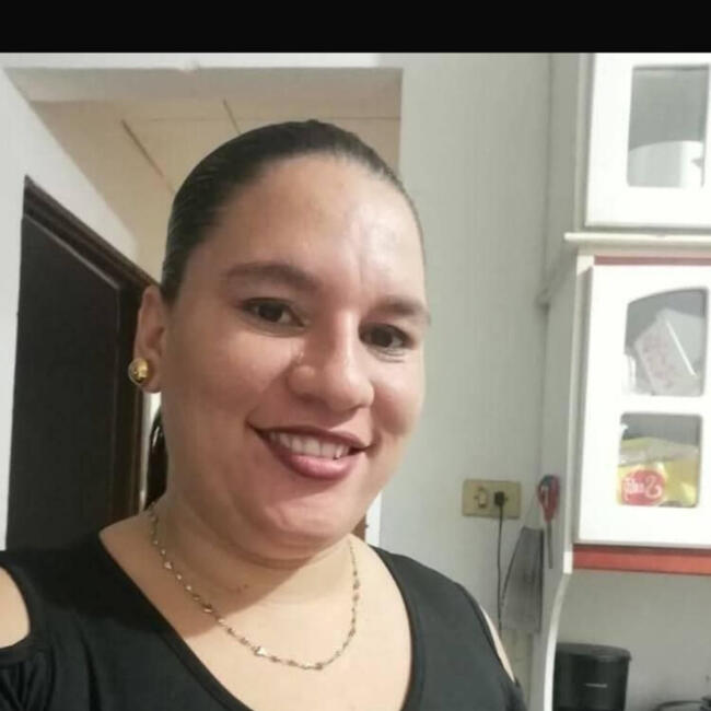 Babysitter in Canas: Paola