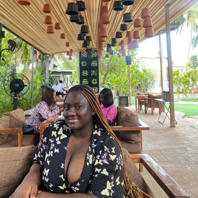 Babysitter in Pessac: Olivia