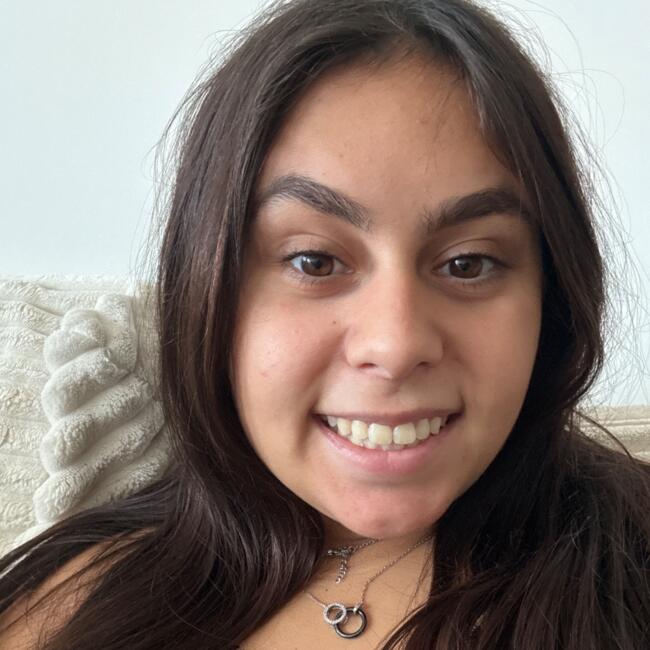 Babysitter in Le Puy-Sainte-Réparade: Alicia