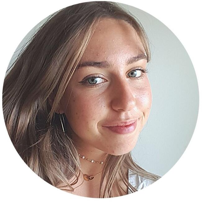 Babysitter a Parigi: Angèle