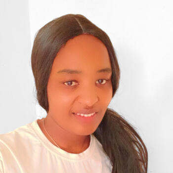 Babysitter in Al Rayyan: Caroline