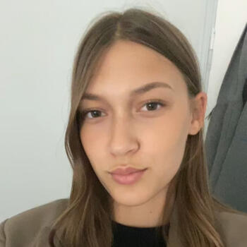 Babysitter in Pessac: Maëlle