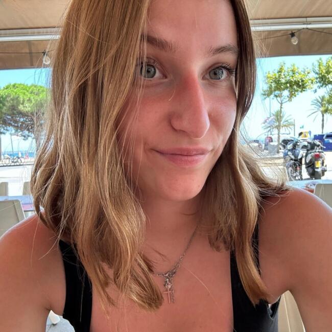 Babysitter in Ivry-sur-Seine: Anaïs