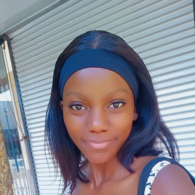 Babysitter in eNyamazaneni: Amanda