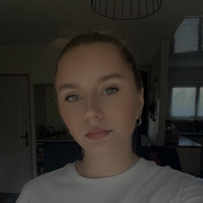 Nanny in Charmoy (Yonne): Lola