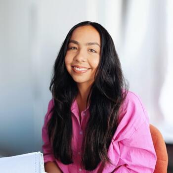 Nanny in Enschede: Júlia