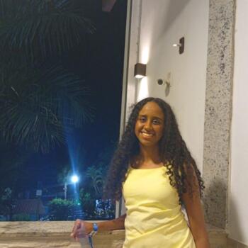 Babysitter Ipatinga: Geovana