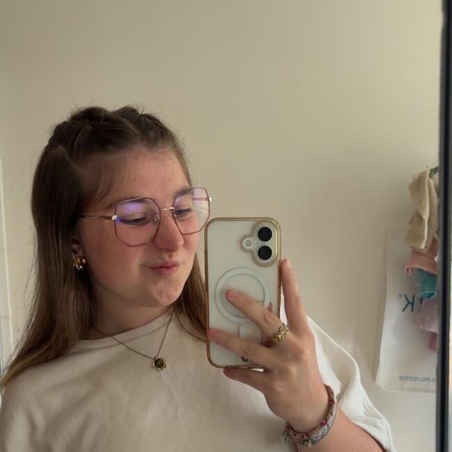 Babysitter in Bergen: Camille