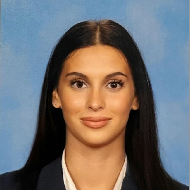 Babysitter in Tweed Heads: Isabella