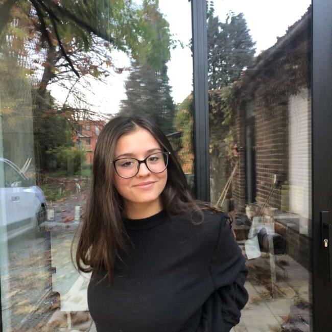 Babysitter in Luik: Lola
