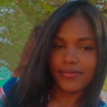 Babá em Jaraguá do Sul: Ângela Maria