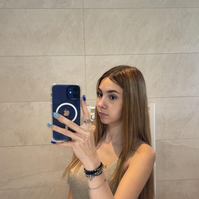 Babysitter in Albens: Cassandre