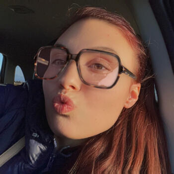 Babysitter Esnes: Flavie