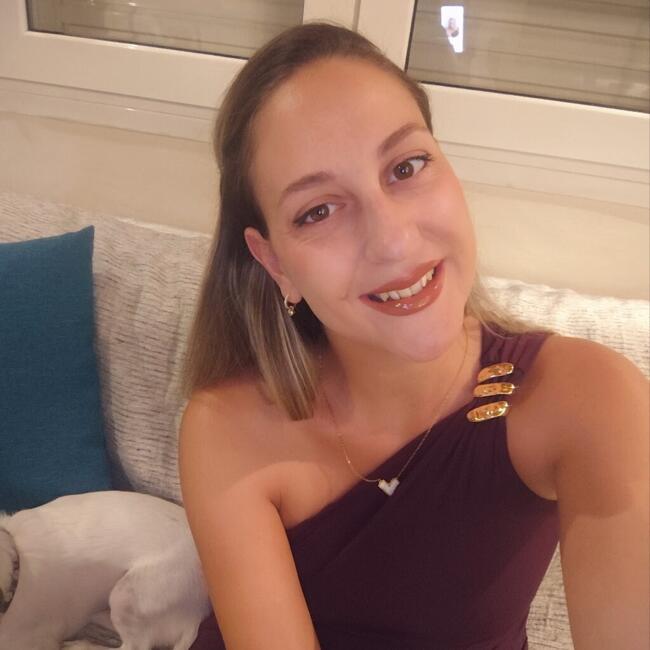 Babysitter in Piraeus: Σωτηρία