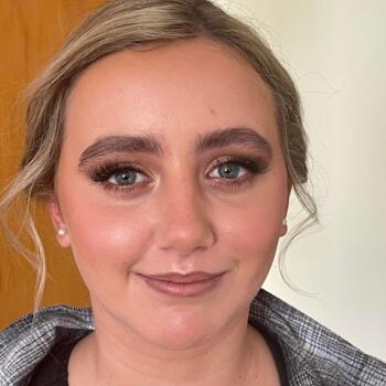 Babysitter in Whanganui: Amy