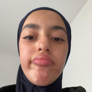 Babysitter in Tourcoing: Isra