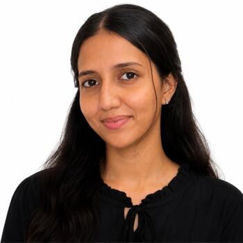 جليسة أطفال الرياض: Aayesha