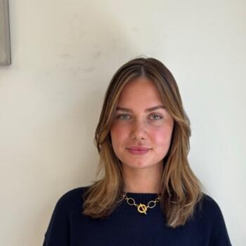 Babysitter in Levallois-Perret: Constance