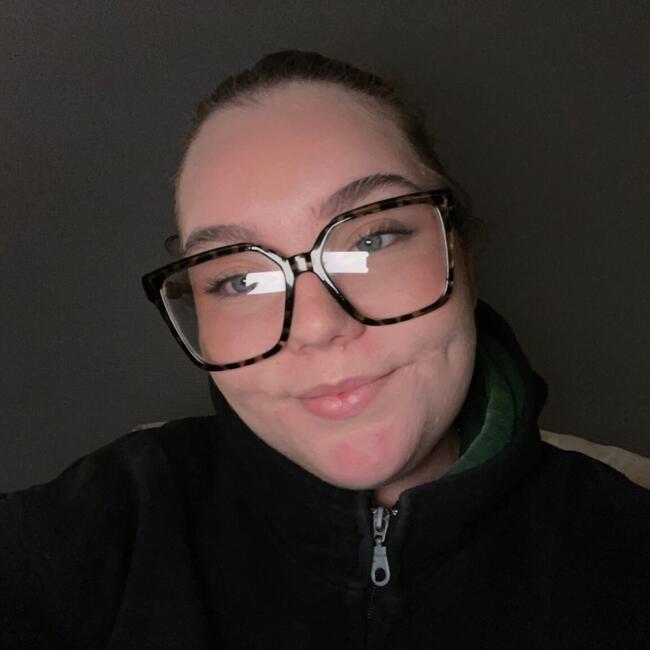 Babysitter in Nîmes: Emma