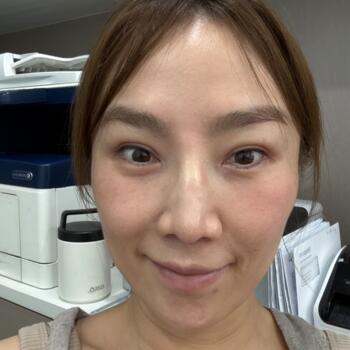 Babysitter in Singapore: Elena