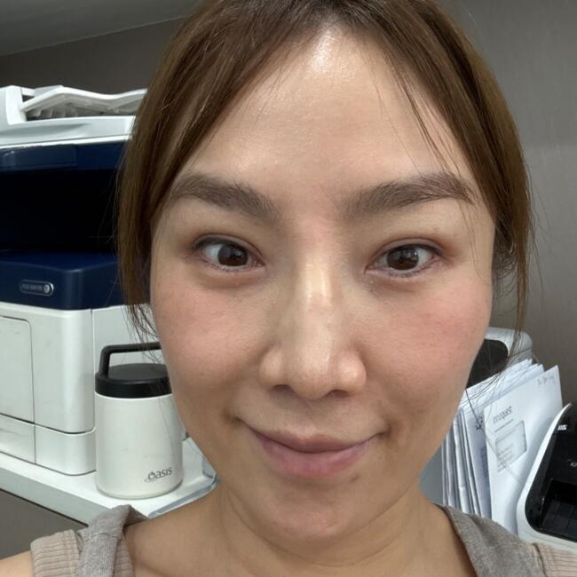 Babysitter in Singapore: Elena
