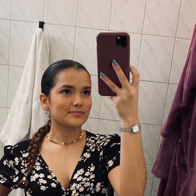 Babá em Rio das Ostras: Livya