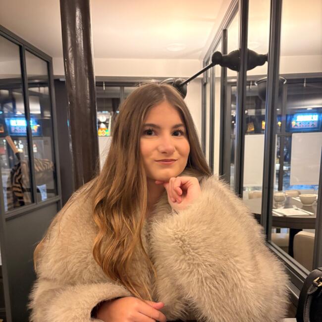 Babysitter in Saint-Oulph: Mathilde