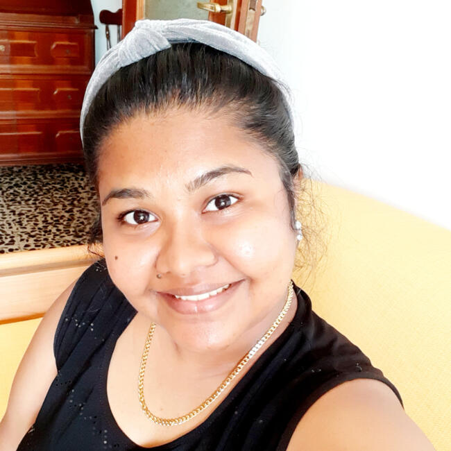 Babysitter a Napoli (Campania): Hashini