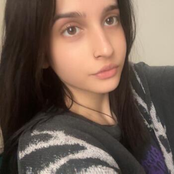 Babysitter in Ashford (Surrey): Anya
