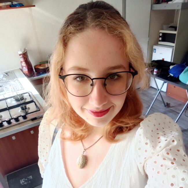 Babysitter in Pessac: Lisa