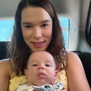 Emprego de babá em Araçatuba: emprego de babá Emily