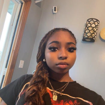Babysitter in Kenosha: Nyla