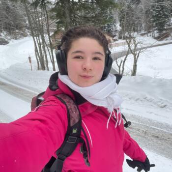 Babysitter in Chavannes: Alwena