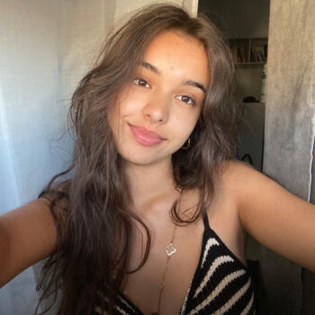 Babysitter in Frossay: Lina