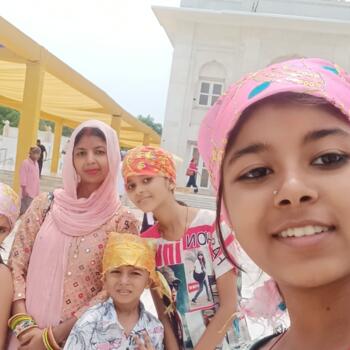 बेबीसिटर दिल्ली: Rajni