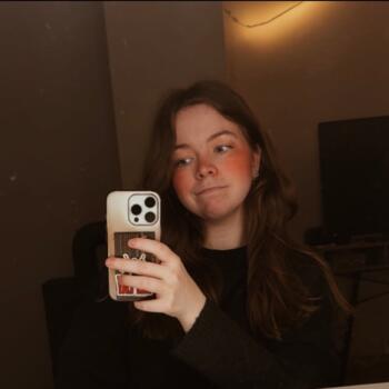 Babysitter in Naustdal: Andrea