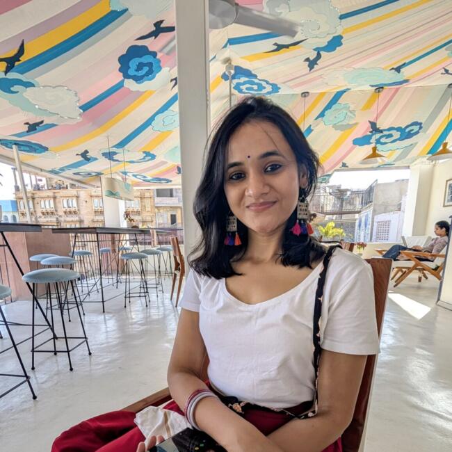 बम्बई में बेबीसिटर: Purvashi