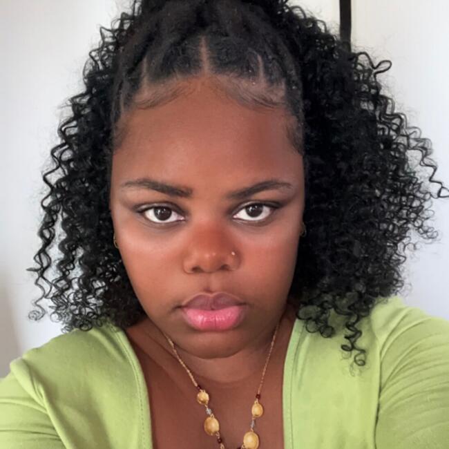 Babysitter in Créteil: Medjina